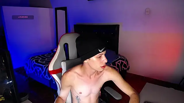 Snapshot of santiago_cutex chatting on 1, 7, 2026 santiago cutex online show from 1, 7, 2026