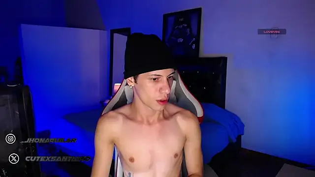 Snapshot of santiago_cutex chatting on 4, 8, 2026 santiago cutex online show from 4, 8, 2026