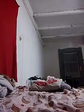 Snapshot of Themaskedgirl21 chatting on 18, 12, 2025 Themaskedgirl21 online show from 18, 12, 2025