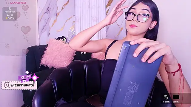 Snapshot of Mhiaa_Sweet chatting on 4, 3, 2026 Mhiaa Sweet online show from 4, 3, 2026