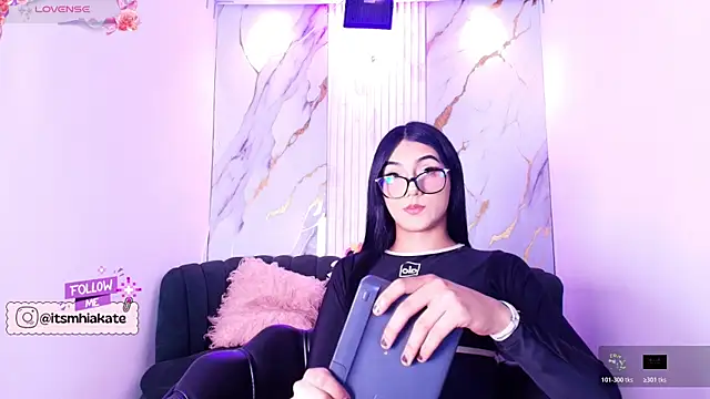 Snapshot of Mhiaa_Sweet chatting on 28, 4, 2026 Mhiaa Sweet online show from 28, 4, 2026