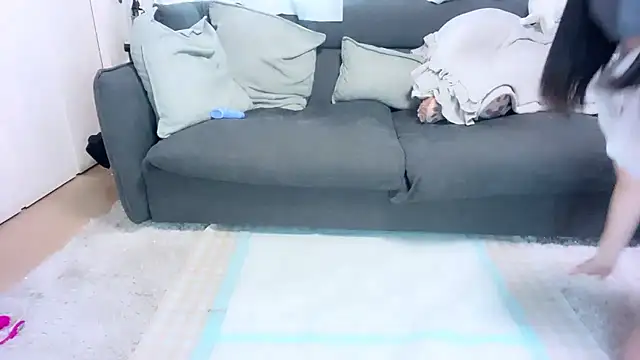 moemilk online show from 6, 11, 2025