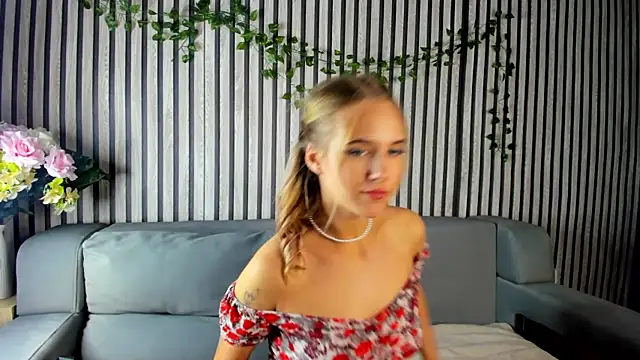 Casey Sweeet online show from 6, 11, 2025