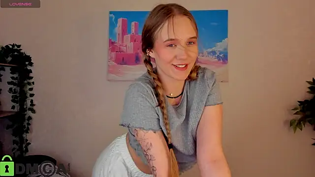 Casey Sweeet online show from 28, 4, 2026