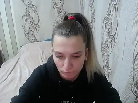 Snapshot of AlissaClark chatting on 26, 10, 2025 AlissaClark online show from 26, 10, 2025