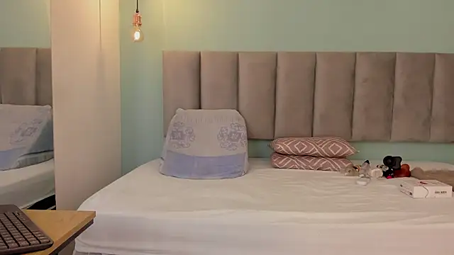 Snapshot of genesis4u chatting on 5, 3, 2026 genesis4u online show from 5, 3, 2026