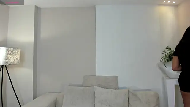 AmbarJames  online show from 4, 7, 2026