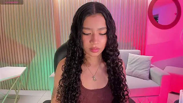 SophieHouston  online show from 8, 10, 2025