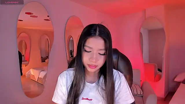 SophieHouston  online show from 8, 5, 2026