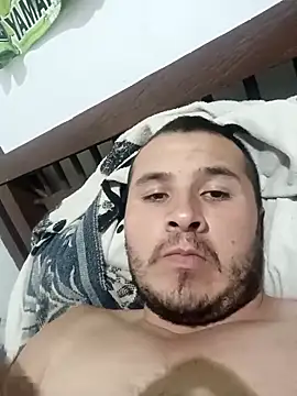 Snapshot of santiii___12 chatting on 17, 12, 2025 santiii 12 online show from 17, 12, 2025