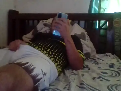 Snapshot of santiii___12 chatting on 5, 1, 2026 santiii 12 online show from 5, 1, 2026