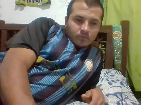 Snapshot of santiii___12 chatting on 7, 1, 2026 santiii 12 online show from 7, 1, 2026