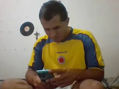 Snapshot of santiii___12 chatting on 5, 2, 2026 santiii 12 online show from 5, 2, 2026