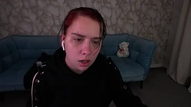 LiviaShy online show from 28, 4, 2026