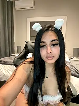 LilMisIndianx online show from 8, 10, 2025