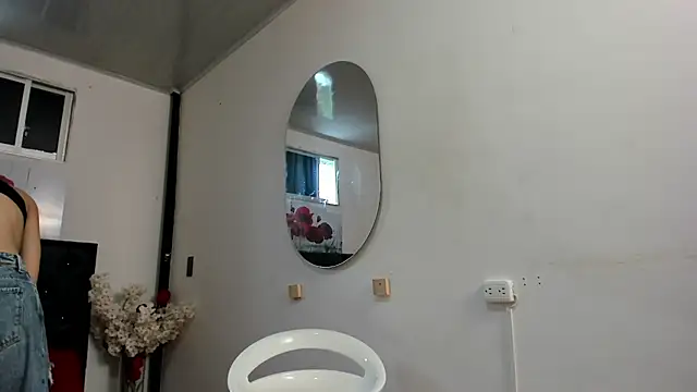 pinky f00x online show from 9, 6, 2026