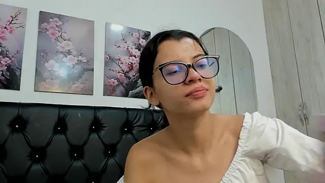 pinky f00x online show from 19, 6, 2026