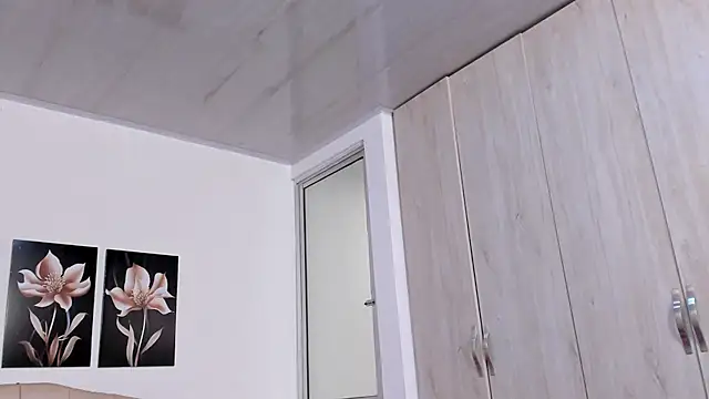 pinky f00x online show from 20, 7, 2026