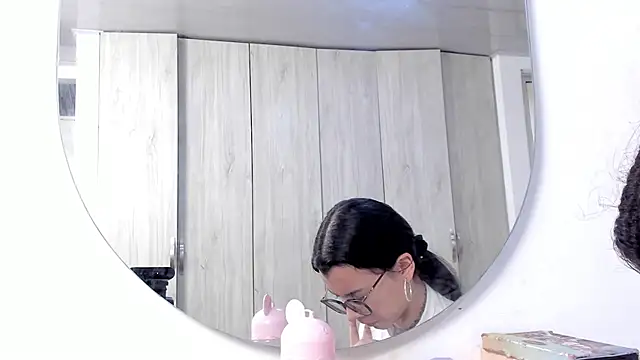 pinky f00x online show from 22, 7, 2026
