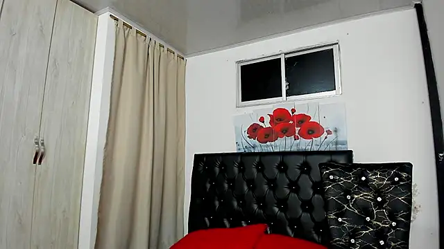 pinky f00x online show from 4, 8, 2026