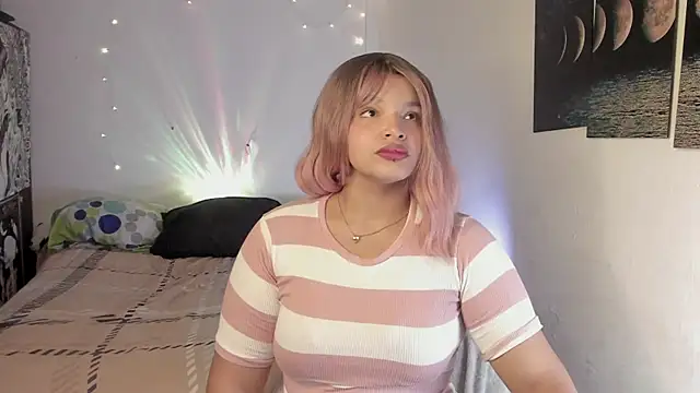 chloe kisses online show from 2, 5, 2026
