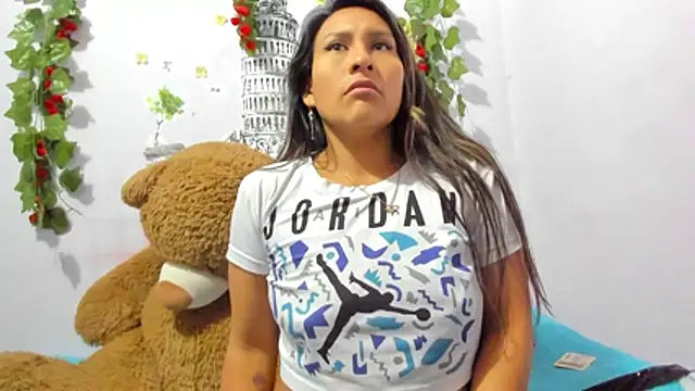 Snapshot of NataliaAndJulliam chatting on 18, 12, 2025 NataliaAndJulliam online show from 18, 12, 2025