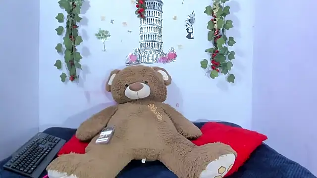 Snapshot of NataliaAndJulliam chatting on 6, 3, 2026 NataliaAndJulliam online show from 6, 3, 2026