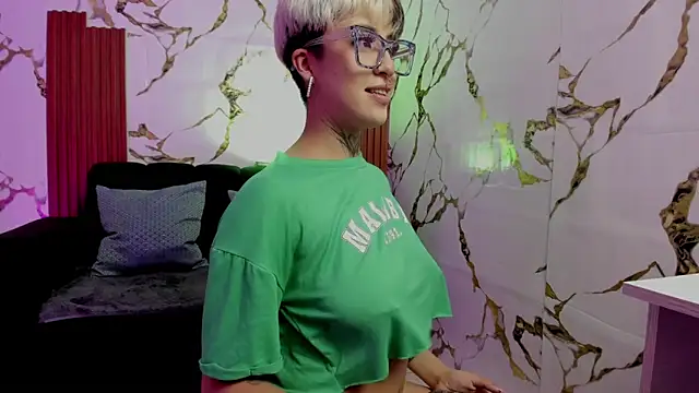 Snapshot of Rebeka-baker chatting on 16, 9, 2025 Rebeka-baker online show from 16, 9, 2025