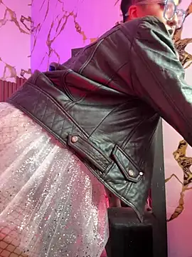 Snapshot of Rebeka-baker chatting on 4, 10, 2025 Rebeka-baker online show from 4, 10, 2025