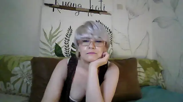 Catty Lady online show from 15, 3, 2026