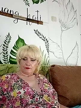 Snapshot of Catty_Lady chatting on 25, 6, 2026 Catty Lady online show from 25, 6, 2026