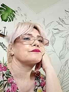Snapshot of Catty_Lady chatting on 11, 7, 2026 Catty Lady online show from 11, 7, 2026