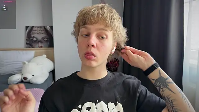 Snapshot of olivertasty chatting on 23, 6, 2026 olivertasty online show from 23, 6, 2026