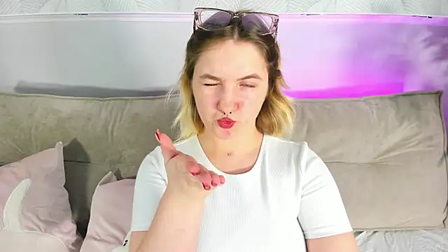 Julia Jips online show from 18, 9, 2025
