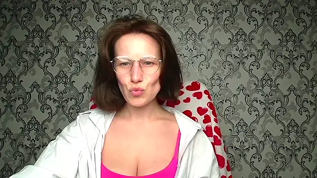 Kelly Kisss online show from 1, 4, 2026