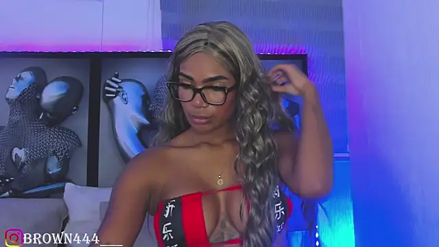  naomibrown  online show from 15, 5, 2026