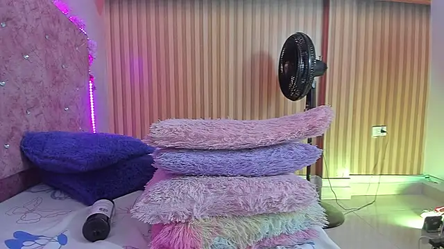 Snapshot of violet_taylor_ chatting on 29, 9, 2025 violet taylor online show from 29, 9, 2025