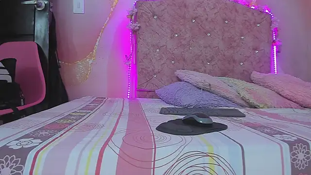 Snapshot of violet_taylor_ chatting on 12, 1, 2026 violet taylor online show from 12, 1, 2026