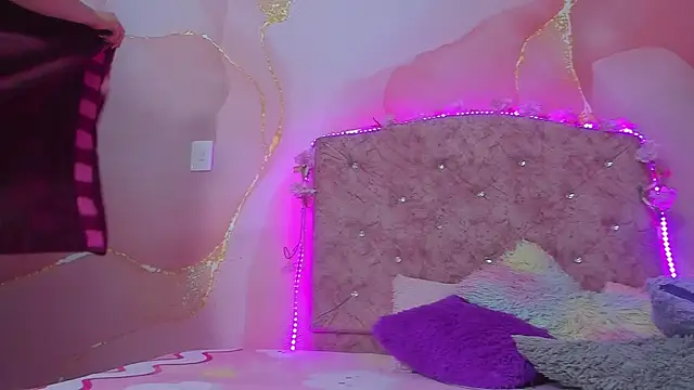 Snapshot of violet_taylor_ chatting on 16, 1, 2026 violet taylor online show from 16, 1, 2026