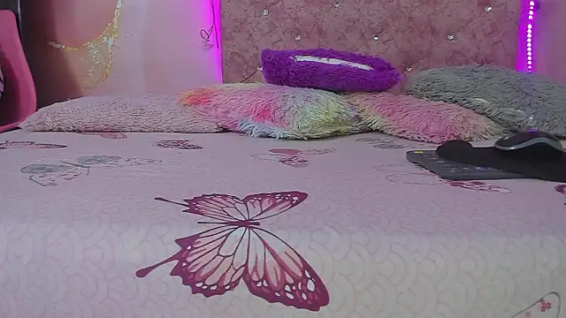 Snapshot of violet_taylor_ chatting on 6, 2, 2026 violet taylor online show from 6, 2, 2026