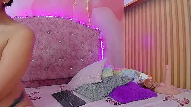 Snapshot of violet_taylor_ chatting on 9, 2, 2026 violet taylor online show from 9, 2, 2026