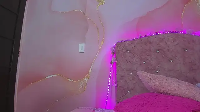 Snapshot of violet_taylor_ chatting on 9, 3, 2026 violet taylor online show from 9, 3, 2026