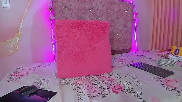 Snapshot of violet_taylor_ chatting on 11, 3, 2026 violet taylor online show from 11, 3, 2026