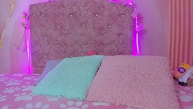 Snapshot of violet_taylor_ chatting on 14, 3, 2026 violet taylor online show from 14, 3, 2026