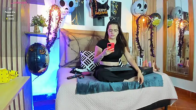  samanthaa foxx online show from 9, 10, 2025