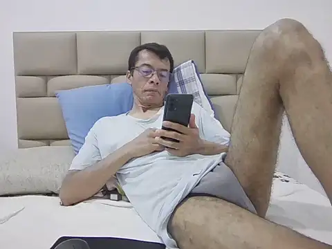 Snapshot of skinnylatino51 chatting on 15, 9, 2025 skinnylatino51 online show from 15, 9, 2025