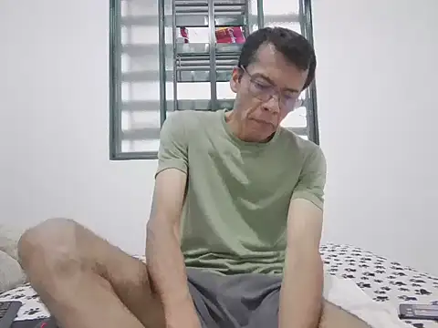 Snapshot of skinnylatino51 chatting on 18, 9, 2025 skinnylatino51 online show from 18, 9, 2025