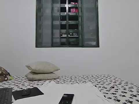 Snapshot of skinnylatino51 chatting on 28, 9, 2025 skinnylatino51 online show from 28, 9, 2025