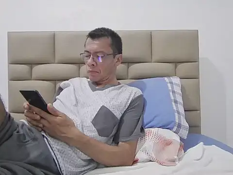 Snapshot of skinnylatino51 chatting on 6, 11, 2025 skinnylatino51 online show from 6, 11, 2025