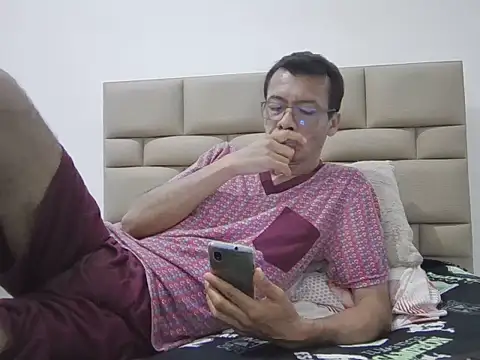 Snapshot of skinnylatino51 chatting on 3, 12, 2025 skinnylatino51 online show from 3, 12, 2025